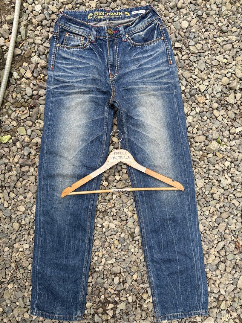 Big Train Japanese Denim Jeans (Category: Jeans) located in Manila. Submitted by rmedz (Listing ID 1430962981, Image 1). Description: ‼️REPRICED‼️ - Authentic Big Train jeans - Size S (3L) - Unique button closure - Classic five-pocket design - Intricate stitching details - Distinctive logo on back pockets - Made from Japanese denim Vintage Big Train Japan Made in Japan Size Small Approximately size 28 - 30” waist Length: 44.5” Rise: 11” Hem: 7.5”