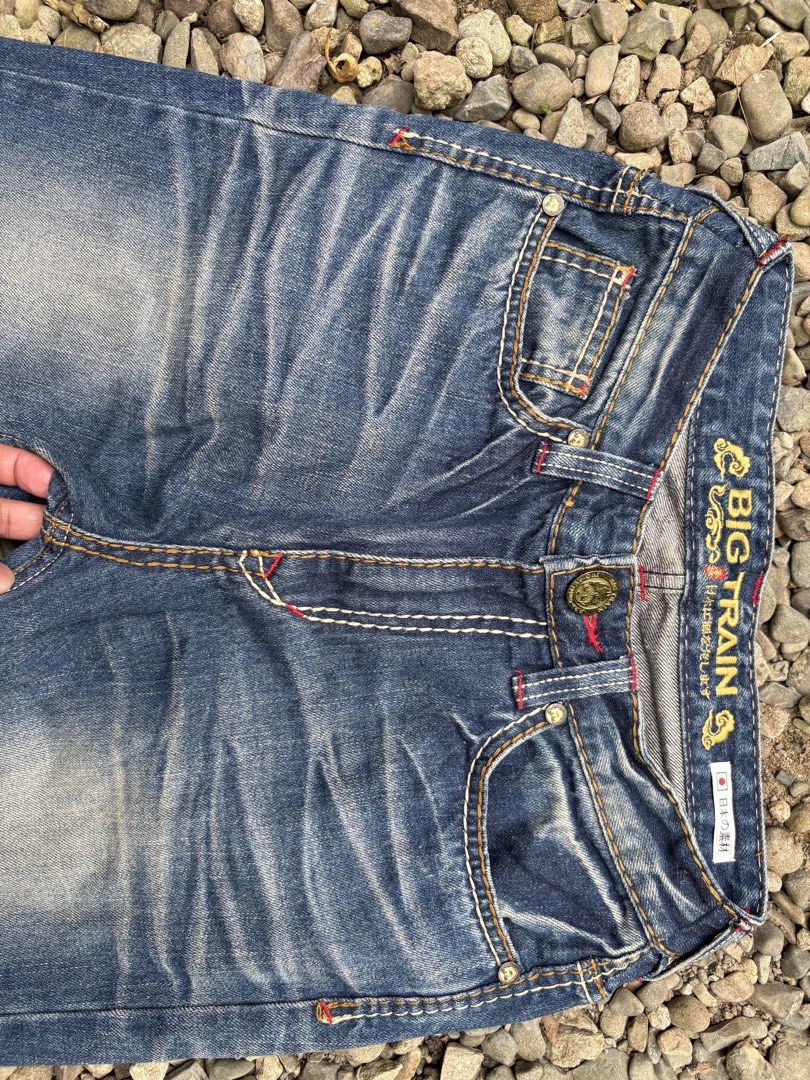 Big Train Japanese Denim Jeans (Category: Jeans) located in Manila. Submitted by rmedz (Listing ID 1430962981, Image 2). Description: ‼️REPRICED‼️ - Authentic Big Train jeans - Size S (3L) - Unique button closure - Classic five-pocket design - Intricate stitching details - Distinctive logo on back pockets - Made from Japanese denim Vintage Big Train Japan Made in Japan Size Small Approximately size 28 - 30” waist Length: 44.5” Rise: 11” Hem: 7.5”