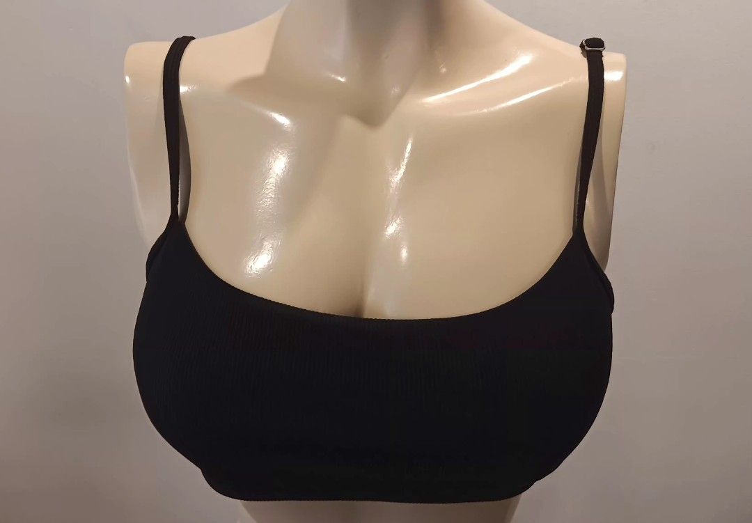 Black Spaghetti Strap Bra (Category: Undergarments & Loungewear) located in Manila. Submitted by sonummy (Listing ID 1430911632, Image 1). Description: Black spaghetti strap bra. It features adjustable straps and a simple design. It has a classic, minimalist style, suitable for everyday wear. .