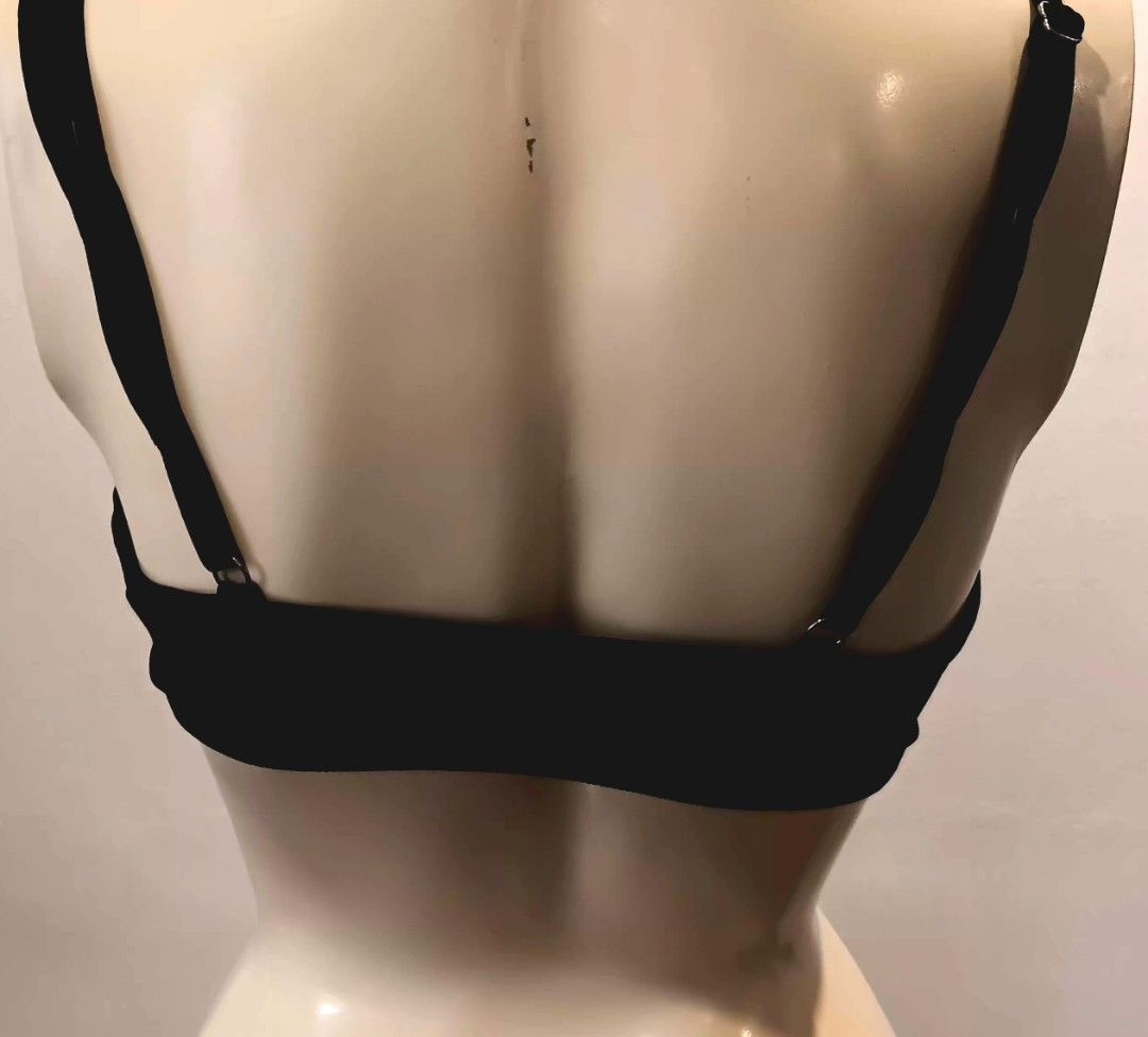 Black Spaghetti Strap Bra (Category: Undergarments & Loungewear) located in Manila. Submitted by sonummy (Listing ID 1430911632, Image 3). Description: Black spaghetti strap bra. It features adjustable straps and a simple design. It has a classic, minimalist style, suitable for everyday wear. .