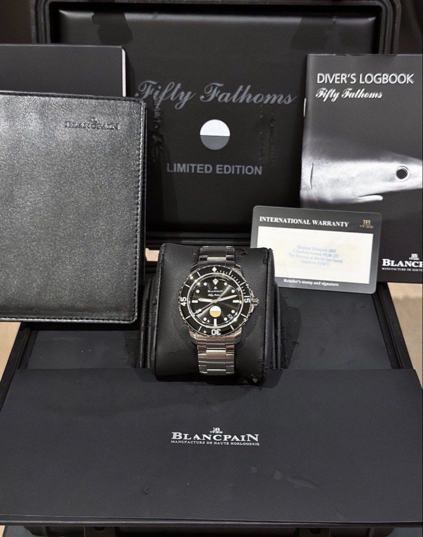 (40mm) Mint Dec 2018 Blancpain Fifty Fathoms Mil- Spec Limited Edition with Original Bracelet *SUPER RARE WATCH (Category: Watches) located in Singapore. Submitted by yy.sol (Listing ID 1430822186, Image 3). Description: *Model: Blancpain Fifty Fathoms Mil-Spec Limited Edition *Reference: 5008-1130-B52A *Condition: Mint *Comes With: Full Set (Including bracelet receipt) *Originally Purchased Date: Dec 2018 (At MBS) *Bracelet Purchased Date: Aug 2