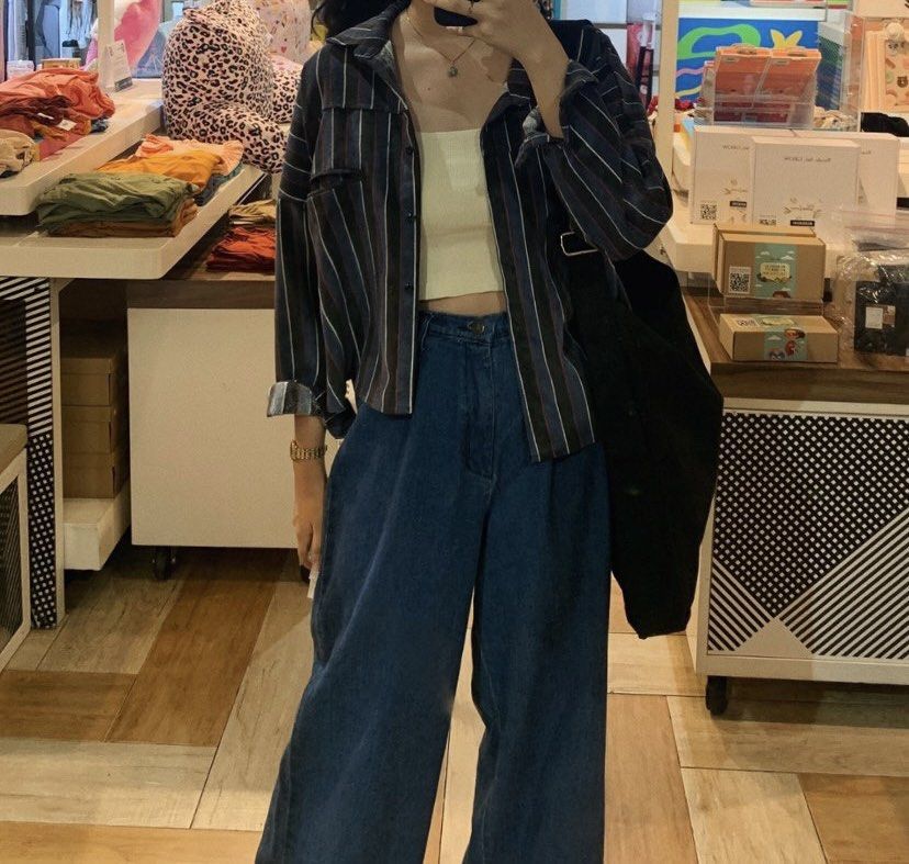 Blue Denim Wide Leg Pants (Category: Jeans) located in Marikina City. Submitted by ynaaast (Listing ID 1427554623, Image 2). Description: Waist size 26-27 Stretchable LOVE this but it doesn’t fit me anymore. :( .