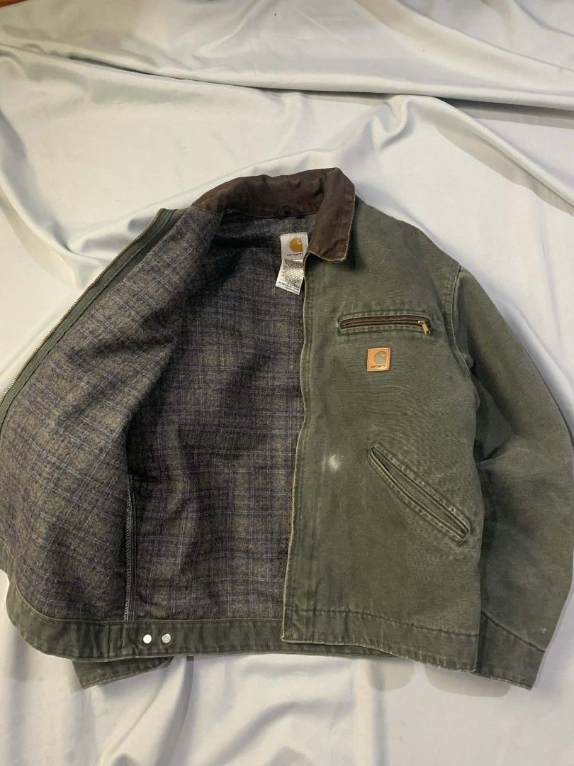 Carhartt j97 MOS Detroit jacket (Category: Coats, Jackets and Outerwear) located in Manila. Submitted by cold_stuff (Listing ID 1430934727, Image 2). Description: Very good condition Medium on tag Chest width - 23 Length - 24 Shoulder - 19 Sleeve length - 24.