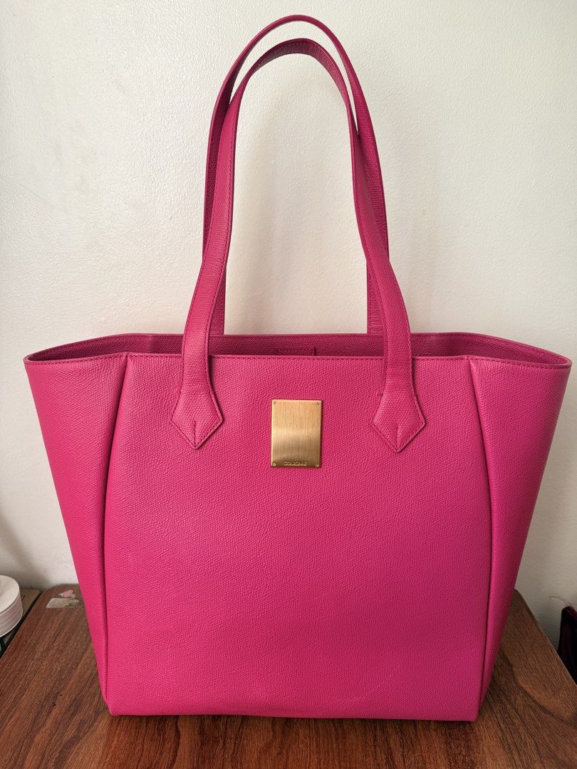 Courrone Pink Tote Bag (Category: Tote Bags) located in Quezon City. Submitted by decluttermarla (Listing ID 1430967217, Image 1). Description: Originally posted 2500.