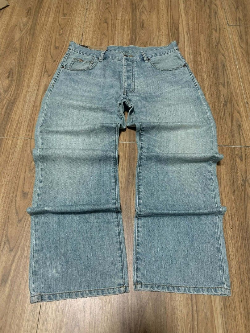 DC shoes Denim Jeans (Category: Jeans) located in Calamba. Submitted by _stvnfrmsouth (Listing ID 1430838309, Image 1). Description: DC Denim jeans in a light blue wash. Features a button fly, classic five-pocket design, and the DC logo on the back pocket and leather patch. The jeans have a straight leg cut. Made of denim material. Waist-34 Lenght-41 Hem-9.