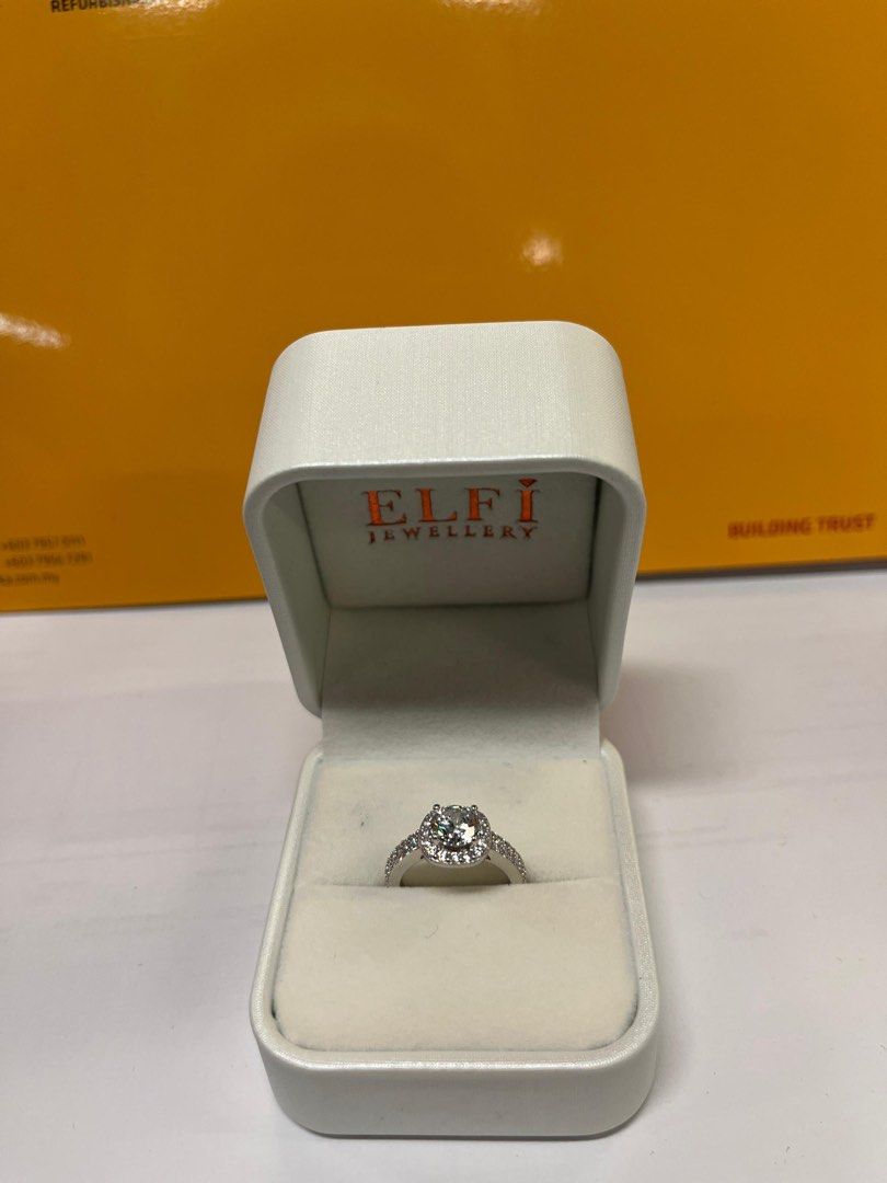Elfi Ring (Category: Rings) located in Shah Alam. Submitted by jcm115 (Listing ID 1430825329, Image 1). Description: hai korang. kita baru je beli cincin ni on 5/4/2026 dkt elfi icity shah alam dengan harga RM419.00. tapi nak jual balik. tak pernah pakai, still in box and dalam plastik. sekali dengan kad untuk cuci lifetime! WTS: Woman’s Ring Price: RM 400.00 negotiable Size: 9. but can exchange dkt mana2 branch elfi (14days) until 19/4/2026 only