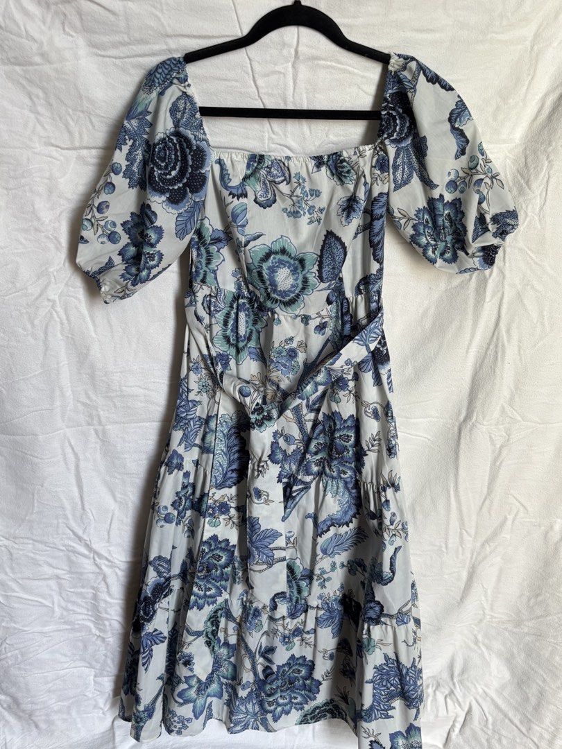 Floral Print Square Neck Dress (Category: Dresses) located in Valenzuela. Submitted by tybur (Listing ID 1430901911, Image 2). Description: - Floral Print Square Neck Dress - Size: S-M - Excellent Condition (USED ONLY ONCE) - Features a beautiful floral design - Square neckline - Puff sleeves (can be worn as off shoulder) - Includes a belt - Perfect for special occasions or casual wear 📍Valenzuela City.