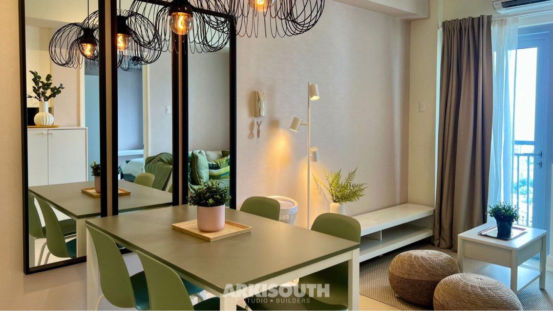 For Lease 1BR Vantage Kapitolyo (Category: Apartments & Condos) located in Manila. Submitted by cecille_zarate_olxph_140153811 (Listing ID 1430842417, Image 2). Description: For Lease 1BR Vantage Fully furnished FA 42sqm Location: 32nd floor East Tower * View: Estancia/Facing United / Shaw Blvd * Balcony above Starbucks on East Capitol Drive view of Estancia * split type ac in living/dining/kitchen * window type in bedroom * w queen size bed + ma