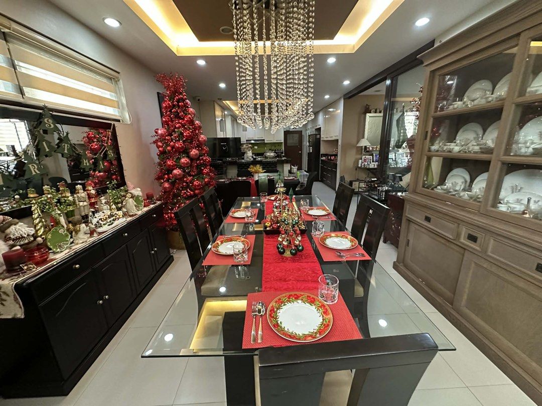 For Sale Glass Table (Category: Other Kitchenware & Tableware) located in Taytay. Submitted by zipzyzan (Listing ID 1430911858, Image 3). Description: 25k - All glass table only 44inches x 94inches.