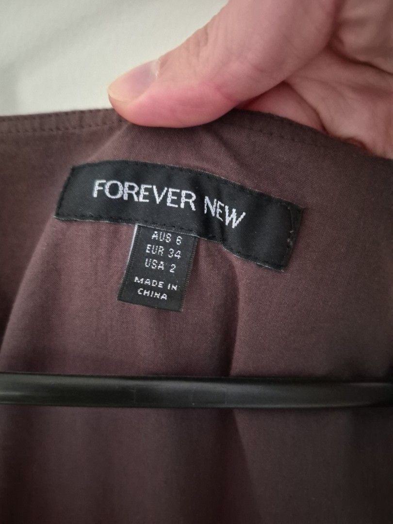 Forever New Floral Brown Dress (Category: Women's Clothes) located in Melbourne. Submitted by ccstyleloft (Listing ID 1430839328, Image 2). Description: Brand new ✨️ Size AU6 Message me for further enquiries.