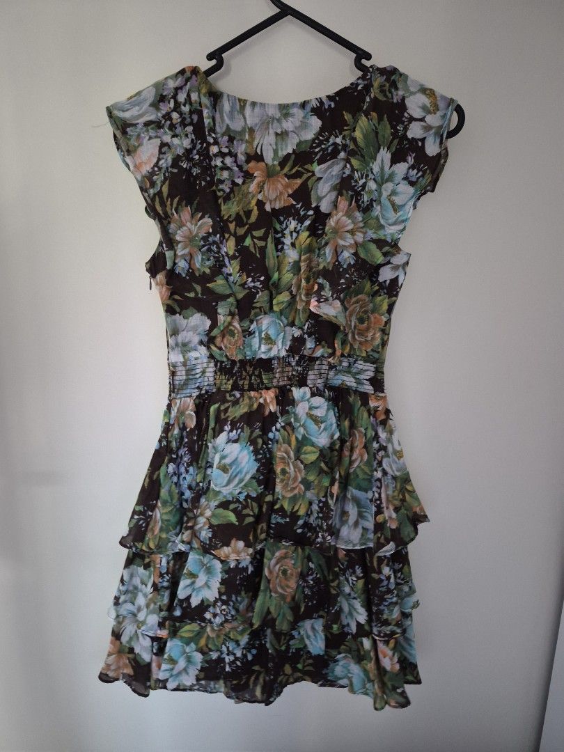 Forever New Floral Brown Dress (Category: Women's Clothes) located in Melbourne. Submitted by ccstyleloft (Listing ID 1430839328, Image 3). Description: Brand new ✨️ Size AU6 Message me for further enquiries.