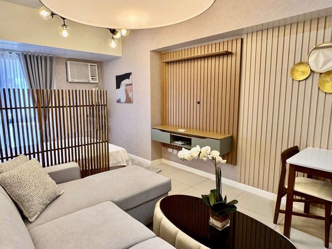 Gentry Residences Makati Studio for Lease (Category: Apartments & Condos) located in Manila. Submitted by steffie.yu (Listing ID 1430942644, Image 2). Description: ‼️For Lease‼️ ☘️Gentry Residences Makati☘️ Looking for a stylish and comfortable space in a prime location? This 30 sqm fully furnished studio unit at Gentry is perfect for modern city living. 🏢 Project by Alveo 🛋️ Fully Furnished 📐 30 sqm Studio 💰 Lease Rate: ₱35,000/month Enjoy a