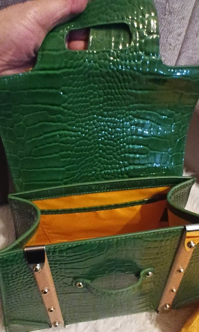 Goyard Saigon PM HandBag/SlingBag (Category: Luxury Bags & Wallets) located in San Juan City. Submitted by cheryl20624 (Listing ID 1430961548, Image 2). Description: Goyard Saigon Emerald Green PM hand bag/sling bag crocs like new #Goyard #LuxuryBag #PrelovedBag #LikeNew #Fyp.