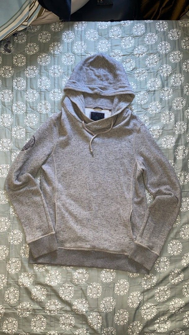 Guess Hoodie with Hood (Category: Hoodies) located in Manila. Submitted by miloqntro (Listing ID 1430839323, Image 1). Description: Original Guess Jacket Really Good Quality! Negotiable!!.