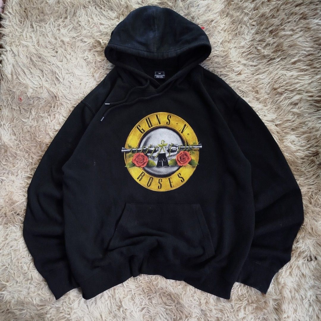 Guns N' Roses Hoodie (authentic) (Category: Coats, Jackets and Outerwear) located in Cabiao. Submitted by aeclark (Listing ID 1430916576, Image 1). Description: Size L to XL Good condition 9.5/10 color rate fade slightly on the paint of date but dated 1999 need wash only.