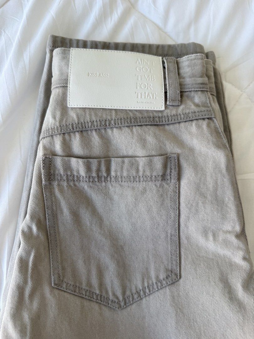 Harlan + Holden Gray Jeans (Category: Jeans) located in Binan City. Submitted by cgloved (Listing ID 1430853131, Image 2). Description: Harlan + Holden Gray Jeans XS size (around 25 i think) Only wore this twice Doesn’t fit me anymore and was just in my closer.
