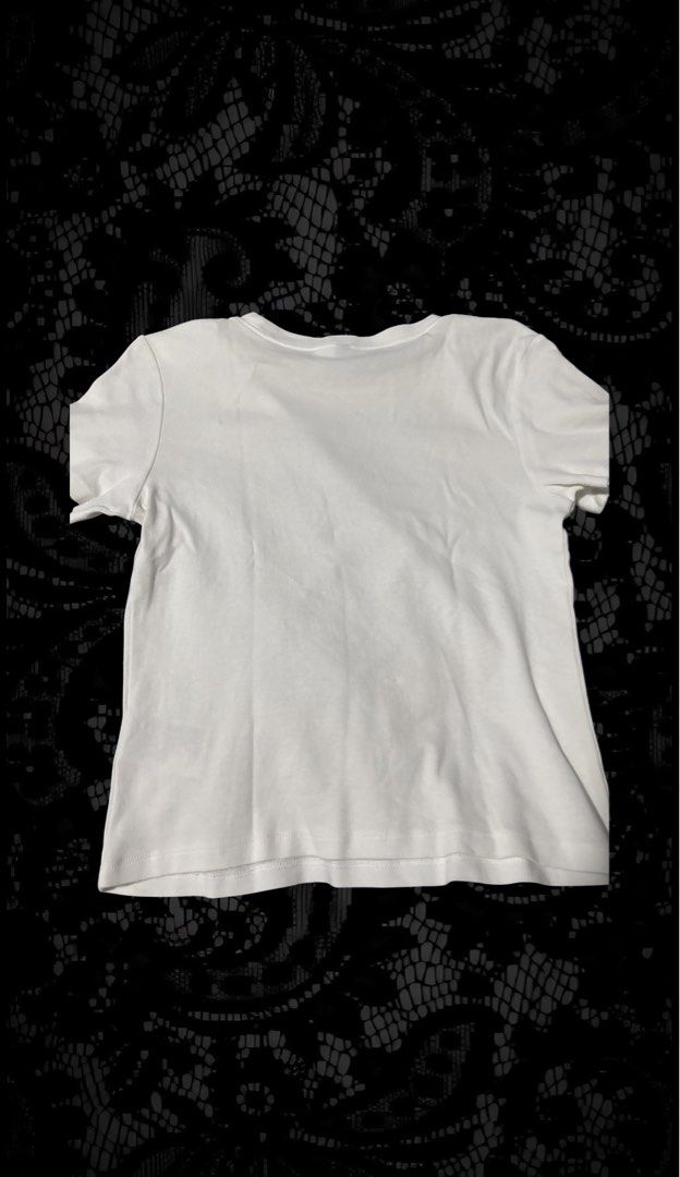 h&m downtown manhattan graphic tee (Category: Shirts) located in Paranaque City. Submitted by astereo (Listing ID 1430900757, Image 2). Description: ✮ size: fits s-m ✮ brand: h&m ✮ mod: lalamove, j&t express (sf shouldered by buyer) ✮ mop: gcash ✮ feel free to dm for inquiries + photos!!.