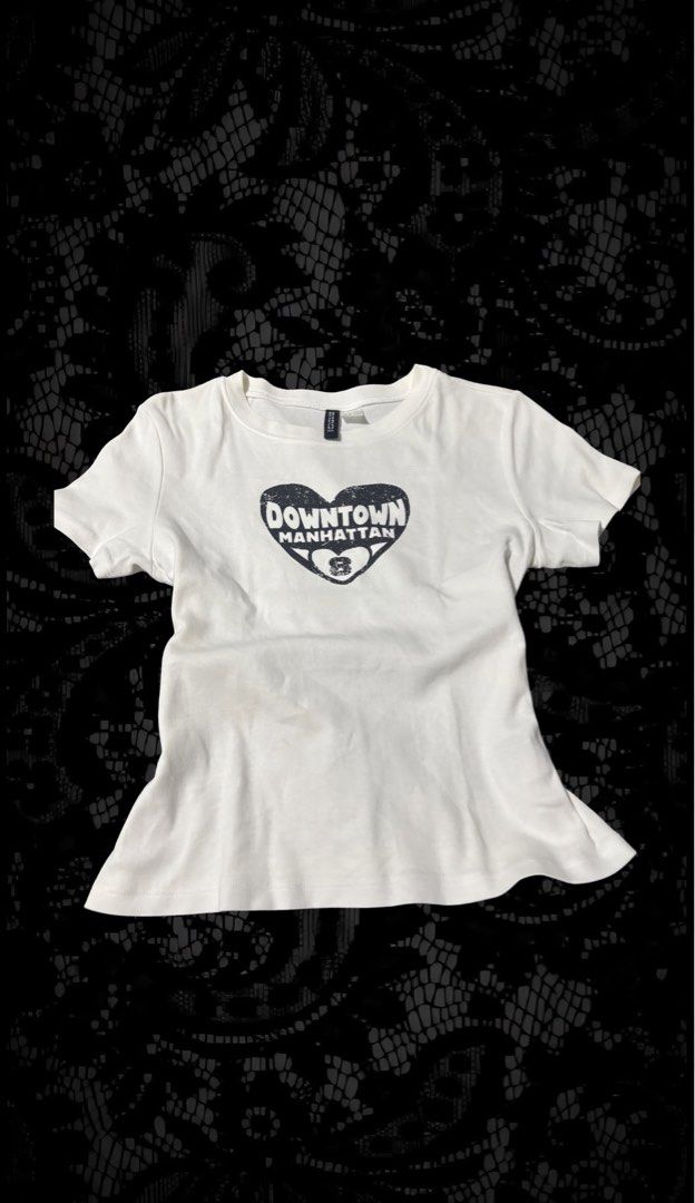 h&m downtown manhattan graphic tee (Category: Shirts) located in Paranaque City. Submitted by astereo (Listing ID 1430900757, Image 1). Description: ✮ size: fits s-m ✮ brand: h&m ✮ mod: lalamove, j&t express (sf shouldered by buyer) ✮ mop: gcash ✮ feel free to dm for inquiries + photos!!.