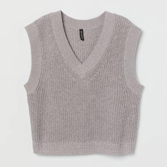 H&M Knit Sweater Vest (Category: Sleeveless) located in Talisay. Submitted by kuronuma (Listing ID 1430834125, Image 1). Description: - not my style anymore - barely used - Gcash / BPI.