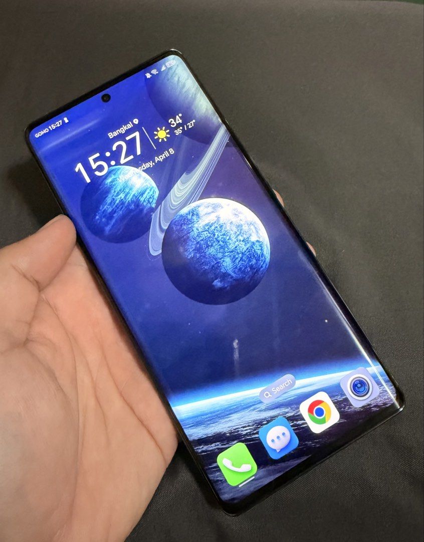 Honor X9a (Category: Cases & Sleeves) located in Makati City. Submitted by chrisniones (Listing ID 1430877017, Image 2). Description: The Honor X9a 5G is a mid-range smartphone featuring a 6.67-inch 120Hz curved OLED display, Snapdragon 695 5G chipset, and a 5,100mAh battery with 40W charging. It features a 64MP triple rear camera system and 8GB RAM with 256GB storage, characterized by its “ultra-tough” reinforced glass display. RFS: Need funds.