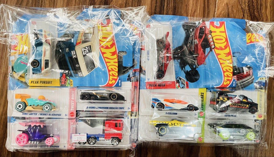 Hot Wheels Cars Assortment (Category: Vehicle & Diecast Models) located in Quezon City. Submitted by ccgem (Listing ID 1430963671, Image 2). Description: Buy all 10 for ₱1290 With rare cars All in pristine condition.