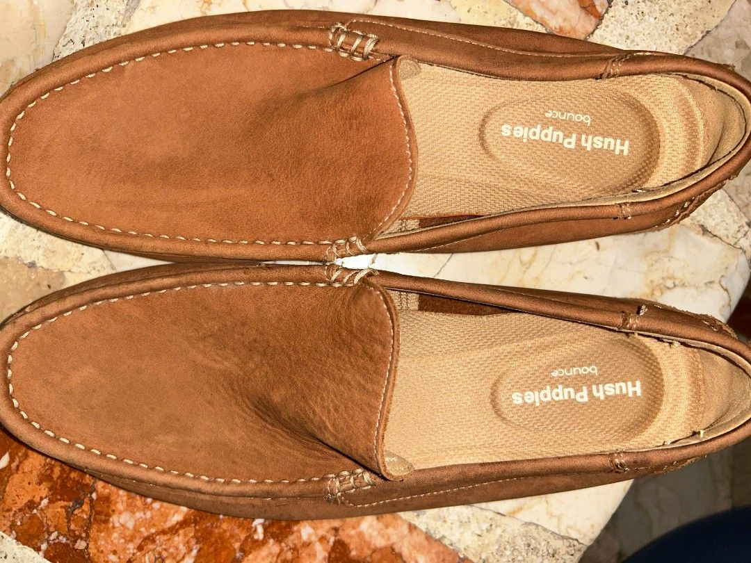 Hush Puppies Bounce Loafers (Category: Casual Shoes) located in Mandaluyong City. Submitted by ymsells (Listing ID 1430938984, Image 2). Description: HUSH PUPPIES BOUNCE MENS FASHION CASUAL LOAFERS reason for selling: wrong size new never worn size 7 mens size original price: ₽5,600 price is slightly negotiable .
