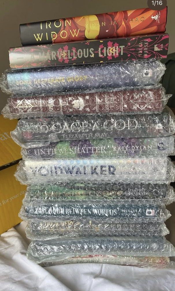 Illumicrate Exclusive Editions Part 2 (Category: Storybooks) located in Cavite. Submitted by queenfeyre (Listing ID 1430929334, Image 1). Description: ‼️ Rush sale ‼️ Price for EACH Starts at ₱900 but feel free to haggle. Negtioable ☺️ Take all price available for negotiation. Happy Reading! Illumicrate Titles priced @ ₱900: Iron Widow by Xiran Jay Zhao A Marvellous Light by Freya Marske Some Desperate Glory Capitana by Cassandra James To Cage a 