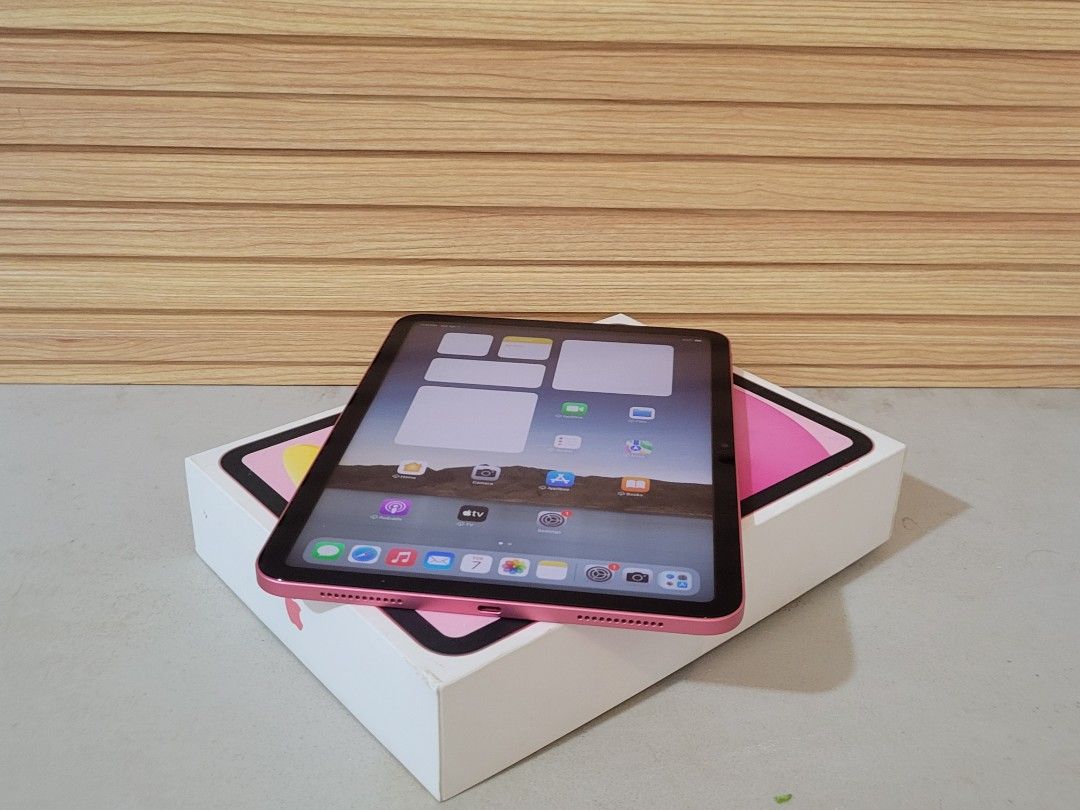 IPAD 10TH GENERATION 64GB SOTRAGE WIFI USE ONLY (Category: iPad) located in Manila. Submitted by garciasean65186 (Listing ID 1430815946, Image 1). Description: IPAD 10TH GENERATION 64GB SOTRAGE WIFI USE ONLY Ipad 10th generation Good As New 99.9% smoothness 64gb-wifi only Color pink 📦Packages; Charger Pin No apple ID No history of repair No hidden damages No hidden repair No dents/scratches Check to sawa Reset to sawa.