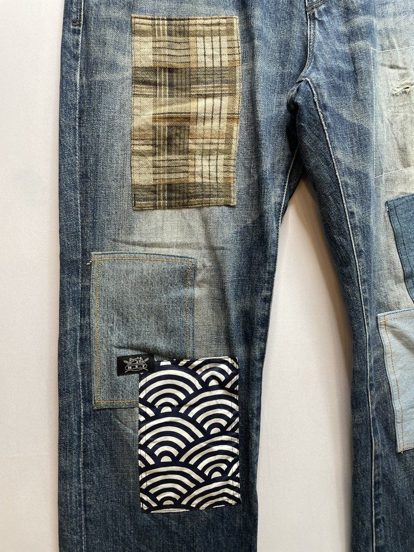 Jeans patchwork (Category: Jeans) located in Tampin. Submitted by mareybundle (Listing ID 1430897349, Image 2). Description: Code=pw-31 Cutting seluar= straightcut Pinggang=36 Peha=11.5 Open leg=8.5 Labuh=39.5 Rm =88 ‼️9.5/10 Jgn lupe follow first IG dan tiktok = mareybundle Utk item2 branded dan jackpot 🎰 Turn on notification utk update yg akan datang❗❗❗ 🛵Kos posto rm10🛵 Dekat kite cod je geng ✌️.