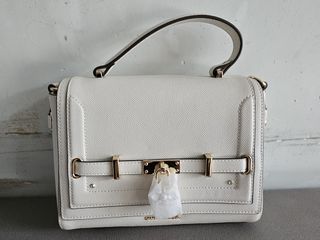 （分類：）位於 。 由 Coco_K 提交（商品編號 1430856954，圖片 1）。簡介： 。