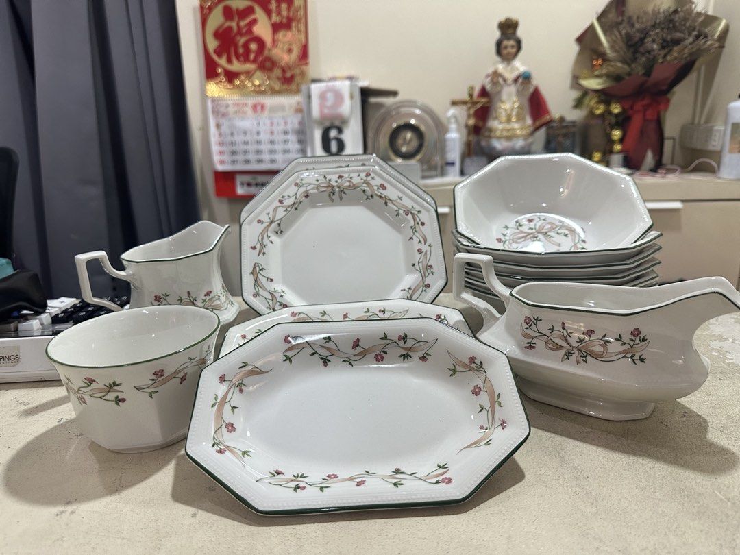 Johnson Brothers Dinnerware Set (Category: Coffee & Tea Tableware) located in Iloilo. Submitted by toppingsboutique2.0 (Listing ID 1430876567, Image 1). Description: .
