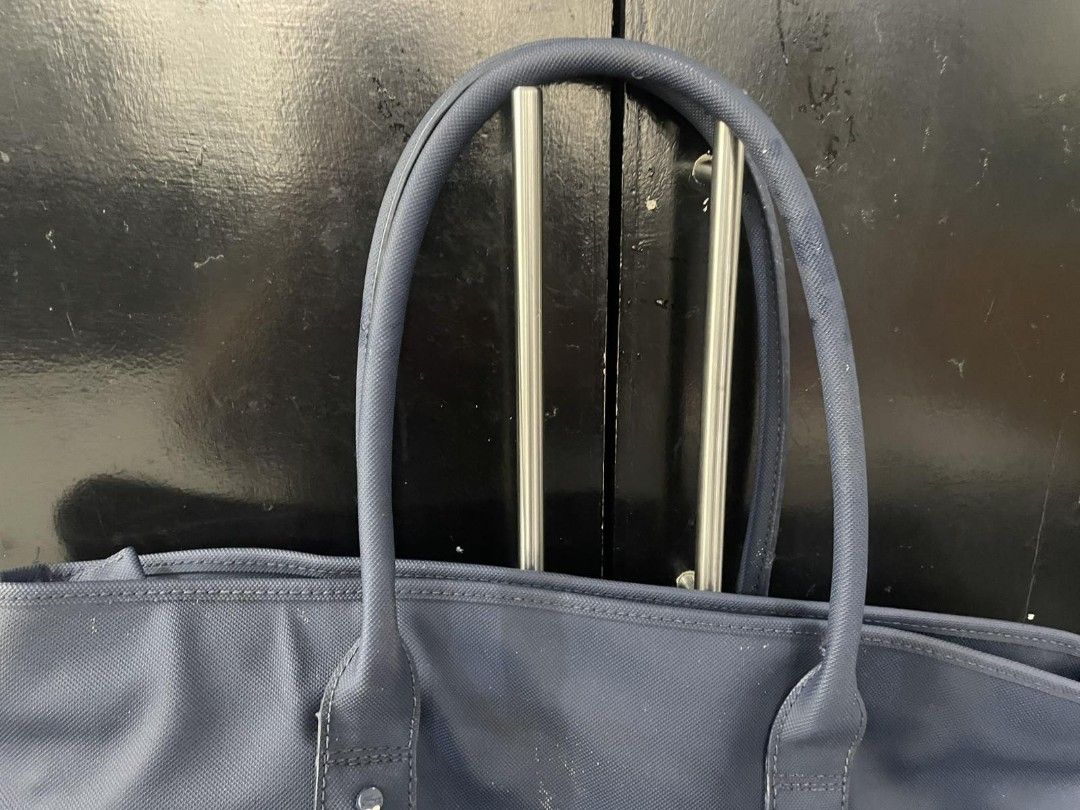 Lacoste (Category: Shoulder Bags) located in Manila. Submitted by dcsago (Listing ID 1430843966, Image 3). Description: .