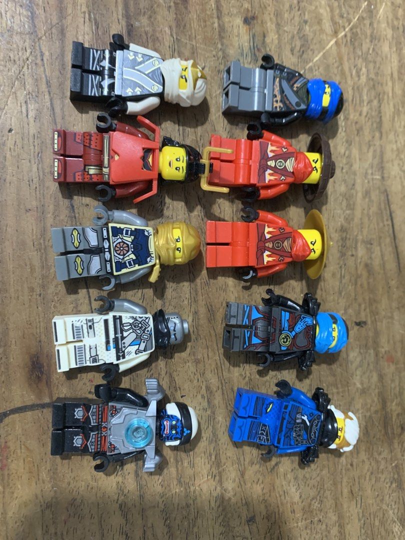 Lego Ninjago Minifigures (Category: Lego & Building Sets) located in Manila. Submitted by miah_collectiblesurplus (Listing ID 1430908360, Image 1). Description: 10,000 pesos TAKE ALL PRICE LOCATION VALENZUELA - Lego Ninjago minifigure set. - Features diverse characters. - Includes minifigures with different outfits and accessories. - Some minifigures have unique headgear and weapons. - Showcases a variety of colors and designs..