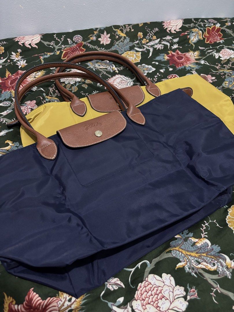 Longchamp Le Pliage Tote Bag (Category: Luxury Bags & Wallets) located in Manila. Submitted by decluttaro (Listing ID 1430961232, Image 3). Description: Longchamp Le Pliage Large Navy Blue (SOLD) Mustard Yellow (AVAILABLE) Japan preloved 🇯🇵 Used 1-2x Dm for more pictures.
