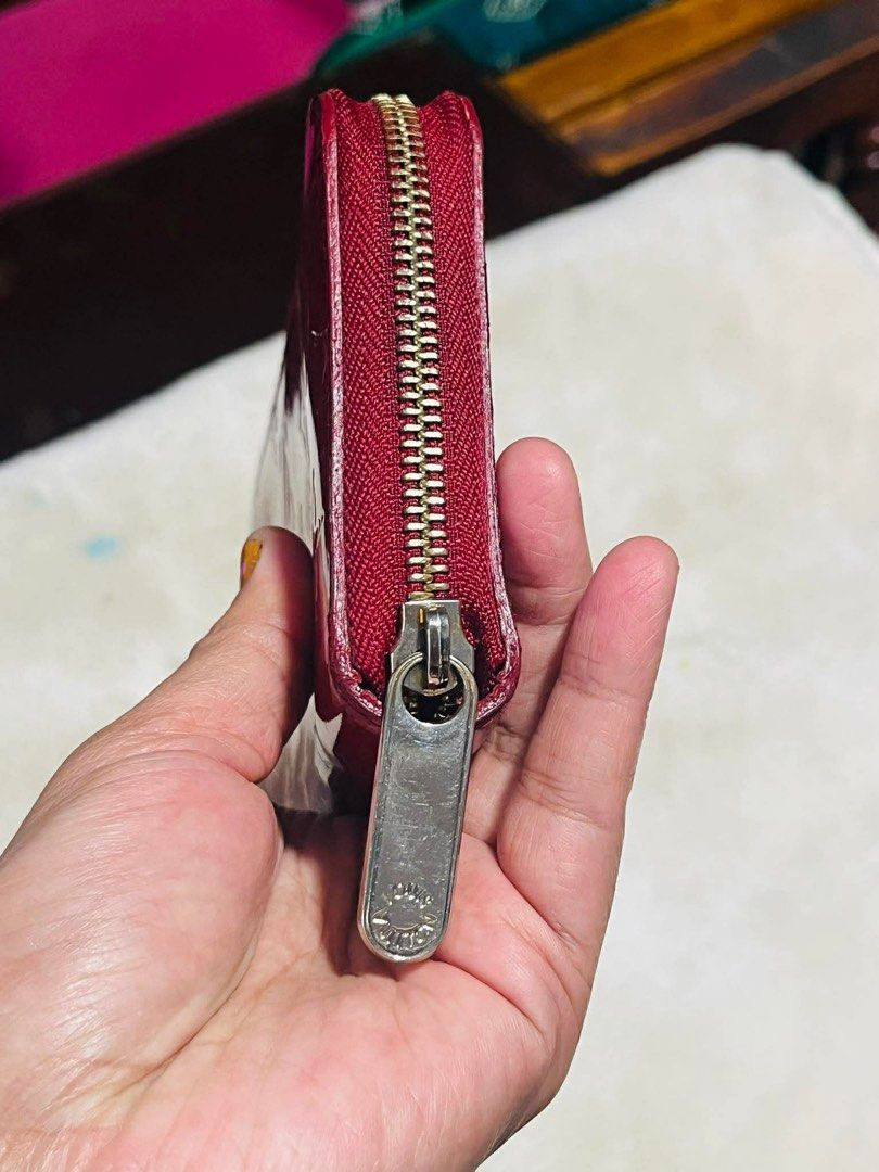 Louis Vuitton Vernis Zippy Wallet (Category: Ear Care) located in Mandaue City. Submitted by chuchi152615 (Listing ID 1430823130, Image 3). Description: .