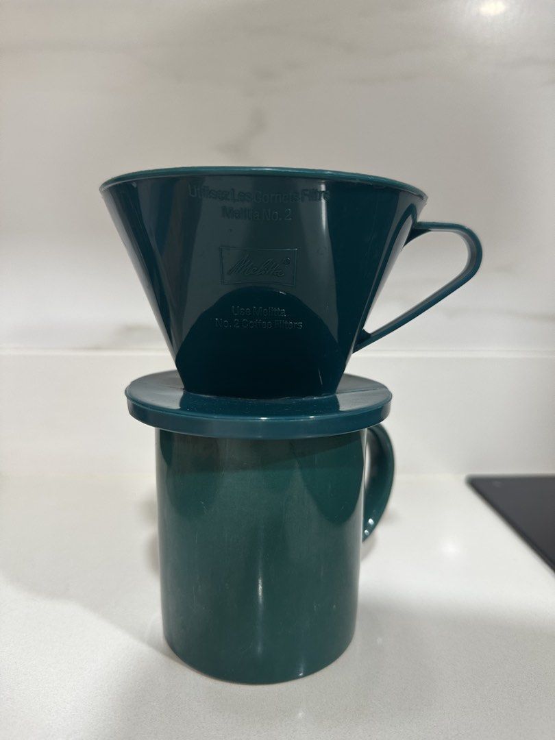 Melitta No. 2 Coffee Dripper Set green pourover (Category: Coffee & Tea Tableware) located in Quezon City. Submitted by dlsy12 (Listing ID 1430937355, Image 1). Description: Green set original.