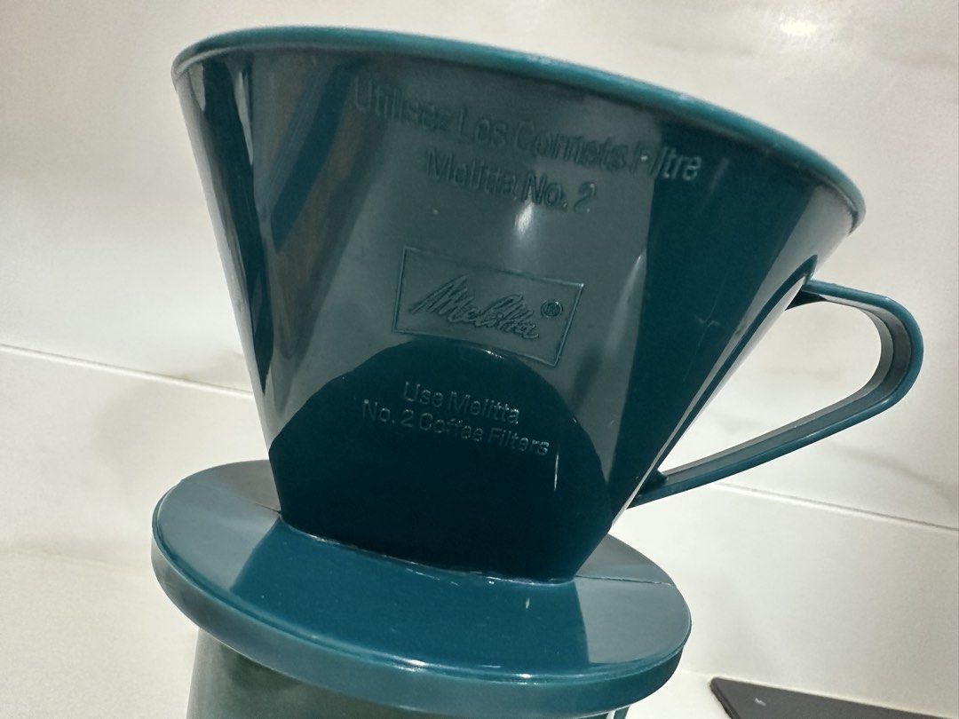 Melitta No. 2 Coffee Dripper Set green pourover (Category: Coffee & Tea Tableware) located in Quezon City. Submitted by dlsy12 (Listing ID 1430937355, Image 2). Description: Green set original.