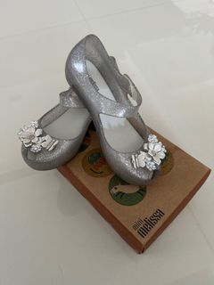 (Category: ) located in . Submitted by luftoshop (Listing ID 1430882634, Image 1). Description: .