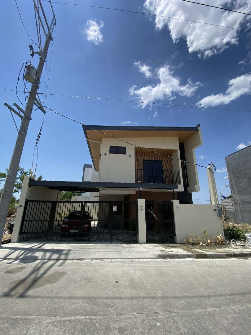 Monteverde Royale Brand New House (Category: House & Lot) located in Taguig. Submitted by Call_abbe_09175443168 (Listing ID 1430891079, Image 1). Description: ✨ Your Chance to Own a Home in an Exclusive Community ✨ Step into elevated living with this beautifully designed 2-Storey House & Lot in Monteverde Royale Executive Village, Taytay—offering a peaceful, secure environment similar to Ridgemont Village. 🏡 Property Highlights: • 4 Spacious Bed