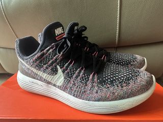 （分類：）位於 。 由 sneakerist 提交（商品編號 1430818227，圖片 1）。簡介： 。