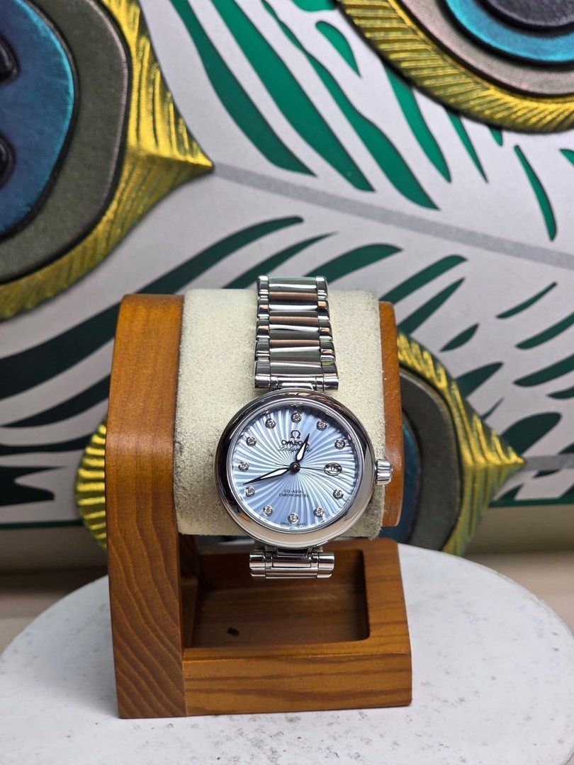OMEGA DE VILLE LADYMATIC (Category: Women's Watches) located in Manila. Submitted by sg.vault (Listing ID 1430979378, Image 2). Description: Market value: ₱ 390,000 OMEGA DE VILLE LADYMATIC Ref. No. - 425.30.34.20.57.003 9.5/10 ratings. Unit and box. Swissmade Sapphire Glass Automatic 34mm case diameter 6.5 inches wrist size Blue dial Retail ready.