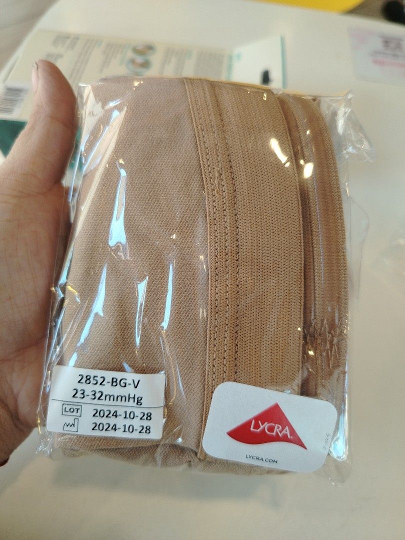 Oppo Caring Mid Thigh Compression Stockings (Category: Medical Supplies & Tools) located in Manila. Submitted by purediamond888 (Listing ID 1430913771, Image 3). Description: Oppo Caring Mid Thigh Compression Stockings. Class 2 (23-32 mmHg). Size 2852-BG-V. Intended for mild to severe varicose veins. Composition: 75% Nylon, 25% Elastane. Expiry date: 2024-10-28. Lycra brand..