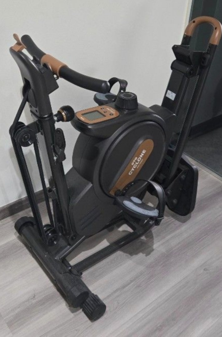 OTO Cyclone Rowing Machine, Sports Equipment, Exercise & Fitness ...