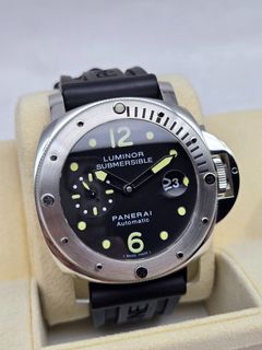 （分類：）位於 。 由 watchseller88888 提交（商品編號 1430917567，圖片 1）。簡介： 。