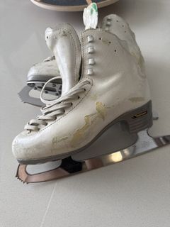 (Category: ) located in . Submitted by licithrifts (Listing ID 1430863817, Image 1). Description: .