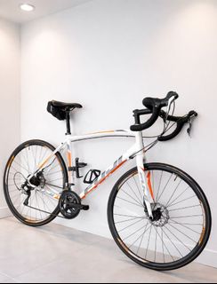 (Category: ) located in . Submitted by bikelicious (Listing ID 1430804512, Image 1). Description: .