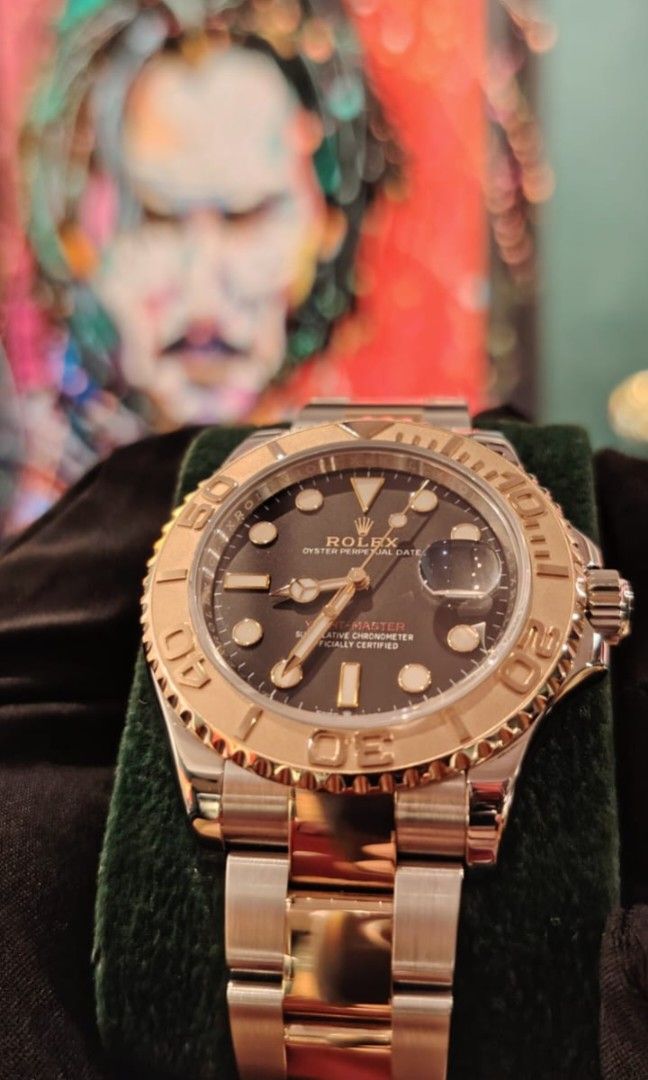 ROLEX YACHTMASTER 126621 (Category: Luxury Watches) located in Makati City. Submitted by jktheexplorer (Listing ID 1430916088, Image 1). Description: 2021, 40MM, Two-Tone Everosegold, Matte Black Dial, Guarantee Card, Complete Links, Box.