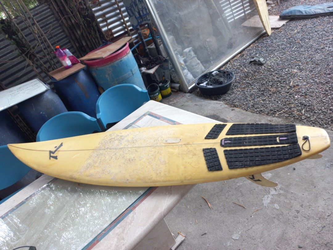 Rusty Surfboard with Fins Imported From Japan (Category: Water Sports) located in Manila. Submitted by arisdavid24 (Listing ID 1430967190, Image 2). Description: 6,500php only In good condition With case And Fins Brand: Rusty Surfboards, a company established in 1985. Features: Known for high-quality, performance-driven designs. Material: Typically constructed from fiberglass and polyurethane. Usage: Suitable for various wave types depending on t