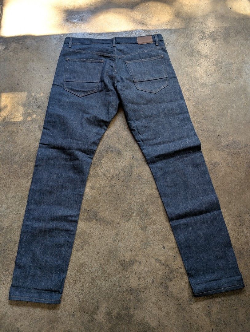 Selvedge Denim Jeans (Category: Jeans) located in Makati City. Submitted by marknight (Listing ID 1430811790, Image 3). Description: Spao Basic Selvedge Raw Denim Jeans Waistline = 36 Length = 44 Excellent Condition. No Issues. Price still negotiable. Free shipping via Lalamove within Metro Manila. RFS: Wrong size.