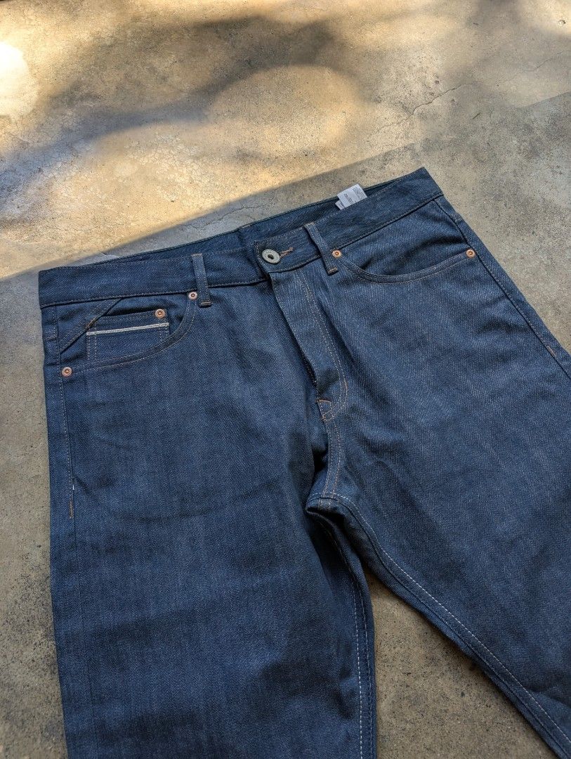 Selvedge Denim Jeans (Category: Jeans) located in Makati City. Submitted by marknight (Listing ID 1430811790, Image 2). Description: Spao Basic Selvedge Raw Denim Jeans Waistline = 36 Length = 44 Excellent Condition. No Issues. Price still negotiable. Free shipping via Lalamove within Metro Manila. RFS: Wrong size.